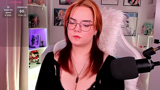 Lily  Evans online show from 3, 3, 2026