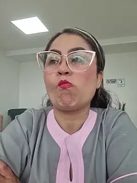 Snapshot of Laurenwc chatting on 12, 11, 2025 Laurenwc online show from 12, 11, 2025