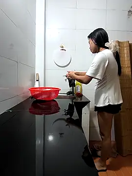 Lynly k2 online show from 22, 3, 2026