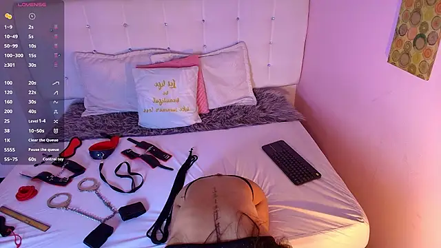 Snapshot of meredith_jones chatting on 5, 2, 2026 meredith jones online show from 5, 2, 2026