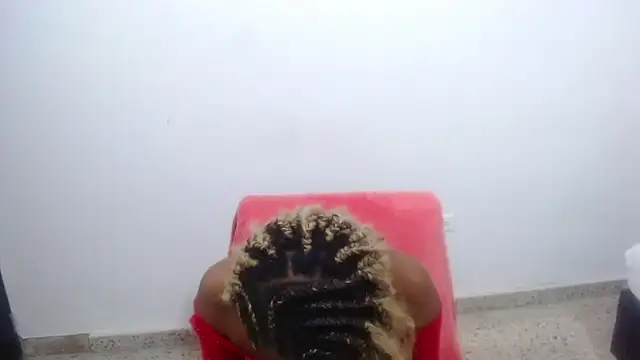 NiaOlsson  online show from 8, 11, 2025