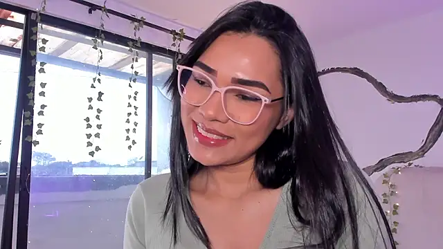 Snapshot of katemooss_ chatting on 9, 11, 2025 katemooss online show from 9, 11, 2025