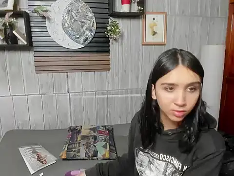 Melany 27 online show from 19, 12, 2025