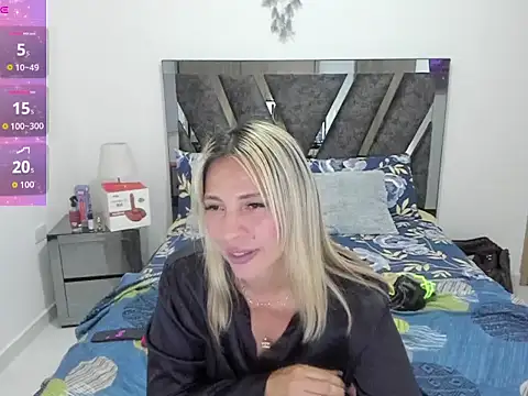 Snapshot of CamilaBliss chatting on 17, 11, 2025 CamilaBliss online show from 17, 11, 2025