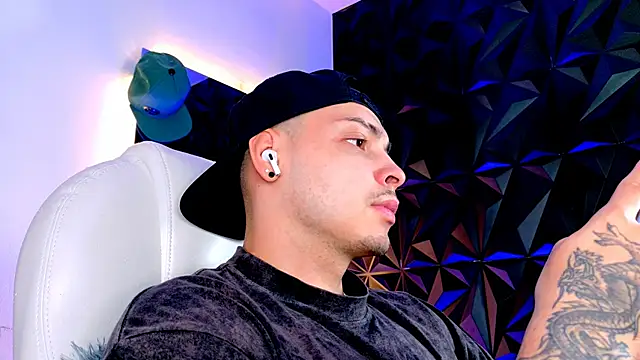 Maxwell Dupont online show from 2, 12, 2025