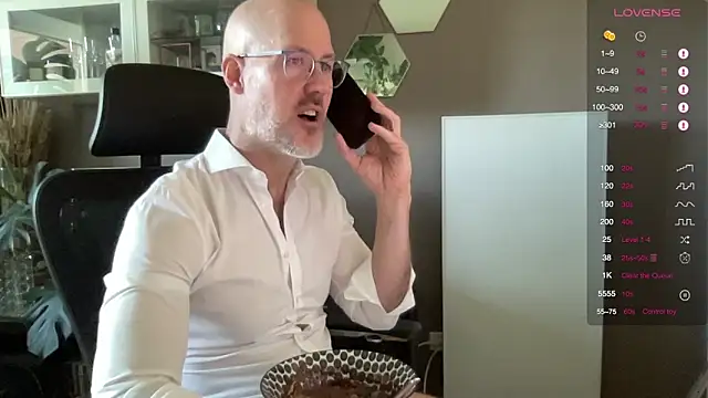 Snapshot of the_new_fit_rubinho chatting on 30, 4, 2026 the new fit rubinho online show from 30, 4, 2026