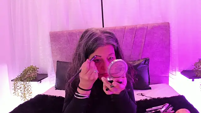 Victoriaa Anderson online show from 18, 4, 2026