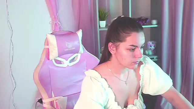 FrancescaCavaliere online show from 17, 12, 2025