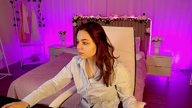 FrancescaCavaliere online show from 3, 3, 2026