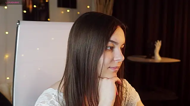Snapshot of FrancescaCavaliere chatting on 9, 6, 2026 FrancescaCavaliere online show from 9, 6, 2026