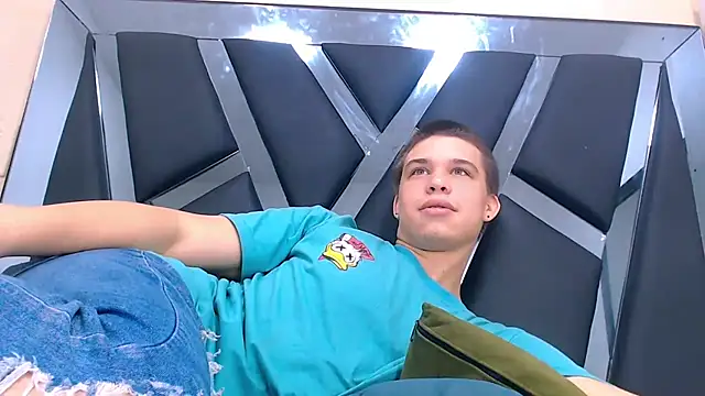 Liam York  online show from 3, 12, 2025