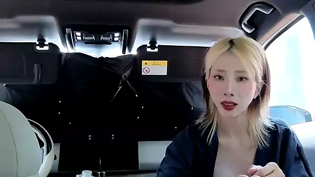 MoonVelour999 online show from 11, 4, 2026