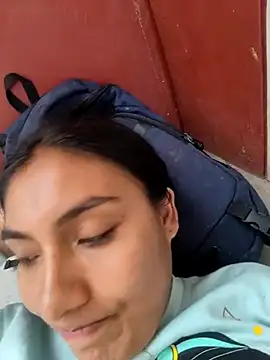 Snapshot of Uvit chatting on 20, 12, 2025 Uvit online show from 20, 12, 2025