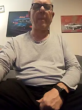 Snapshot of andy-1961 chatting on 12, 11, 2025 andy-1961 online show from 12, 11, 2025