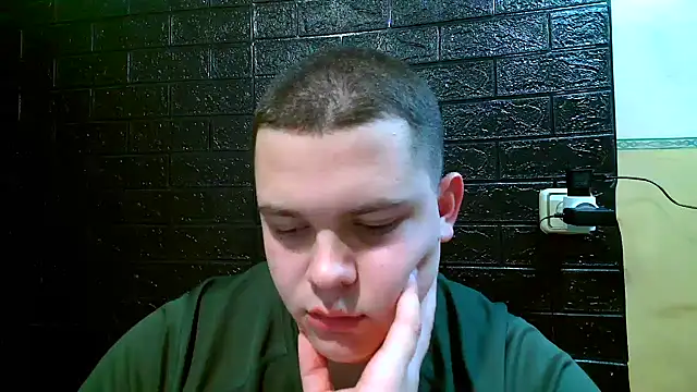 CuteButNaughty  online show from 27, 11, 2025