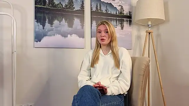 Snapshot of ToyaBosques chatting on 10, 11, 2025 ToyaBosques online show from 10, 11, 2025