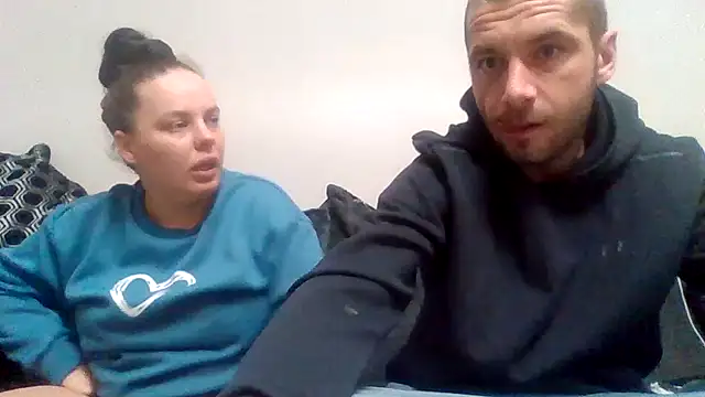 Kinkycouple142 online show from 10, 4, 2026