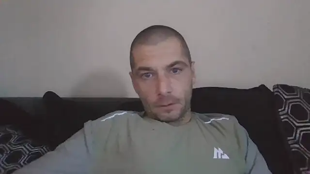 Snapshot of Kinkycouple142 chatting on 19, 5, 2026 Kinkycouple142 online show from 19, 5, 2026