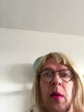 simone xdressing online show from 12, 1, 2025