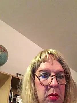 simone xdressing online show from 2, 10, 2025