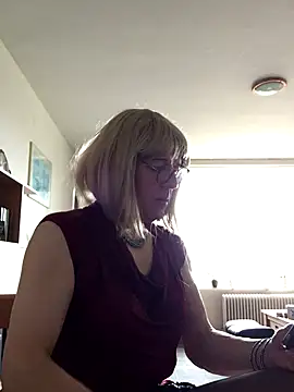 simone xdressing online show from 9, 11, 2025