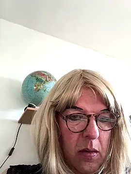 simone xdressing online show from 30, 11, 2025