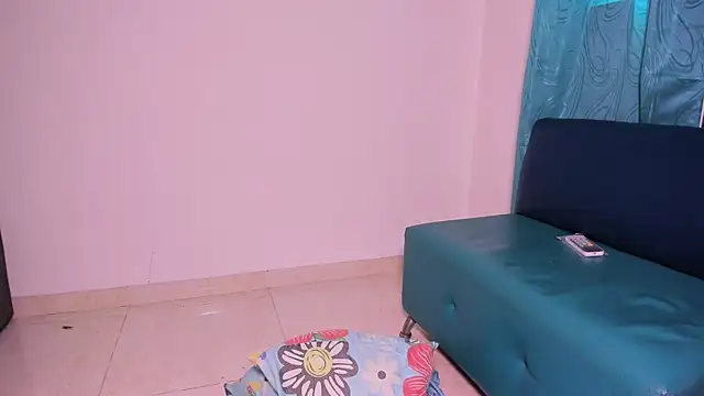 Snapshot of Be_pretty_skinny-HD chatting on 10, 11, 2025 Be pretty skinny-HD online show from 10, 11, 2025