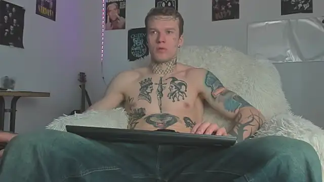 Huntall77 online show from 8, 4, 2026