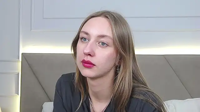 Snapshot of RachaelCute chatting on 10, 11, 2025 RachaelCute online show from 10, 11, 2025