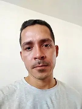 Snapshot of Damian-liam chatting on 11, 11, 2025 Damian-liam online show from 11, 11, 2025