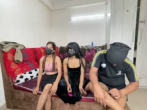 avnikaur online show from 25, 3, 2026