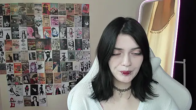 Snapshot of EmmaDarkk chatting on 15, 11, 2025 EmmaDarkk online show from 15, 11, 2025