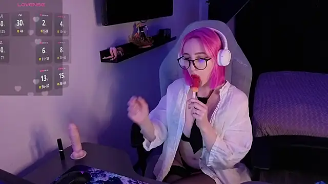 Snapshot of Alisa_World8 chatting on 30, 11, 2025 Alisa World8 online show from 30, 11, 2025