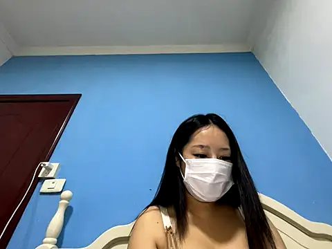 Snapshot of Lily-888 chatting on 12, 11, 2025 Lily-888 online show from 12, 11, 2025