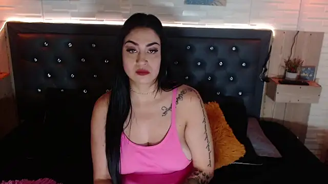 Snapshot of Scarlet_Desire chatting on 11, 11, 2025 Scarlet Desire online show from 11, 11, 2025