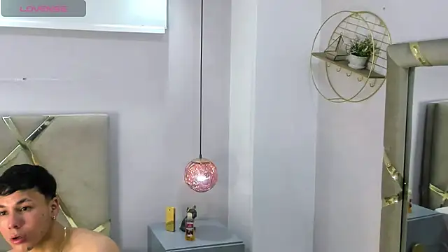 Snapshot of AaronFonseca_ chatting on 12, 11, 2025 AaronFonseca online show from 12, 11, 2025