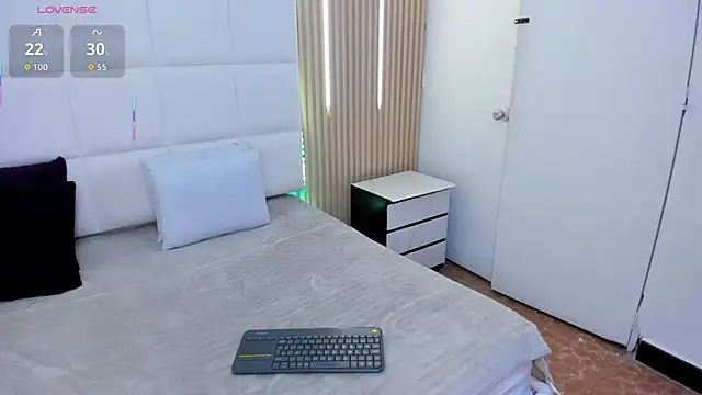 emilyandlea  online show from 9, 1, 2026