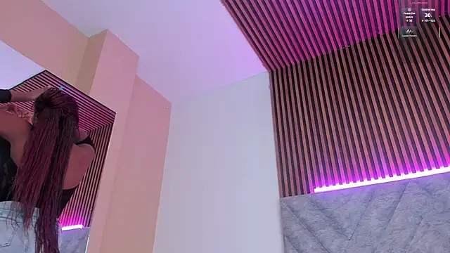 Kenia Storm online show from 5, 2, 2026