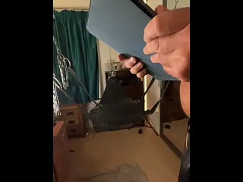 Snapshot of LeatherSdaddy chatting on 18, 11, 2025 LeatherSdaddy online show from 18, 11, 2025