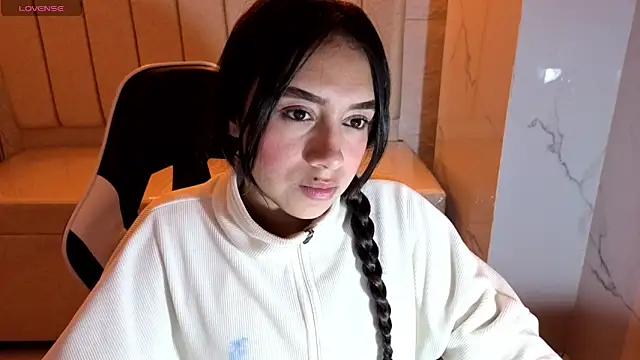 Snapshot of Juliana_Tx chatting on 21, 11, 2025 Juliana Tx online show from 21, 11, 2025