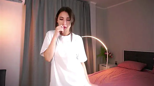 NanceeWestaway online show from 21, 11, 2025