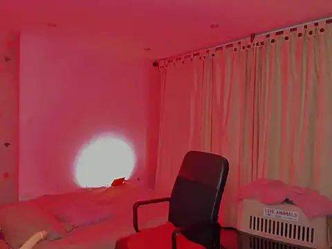 Snapshot of LaGoldenBitch chatting on 27, 6, 2026 LaGoldenBitch online show from 27, 6, 2026
