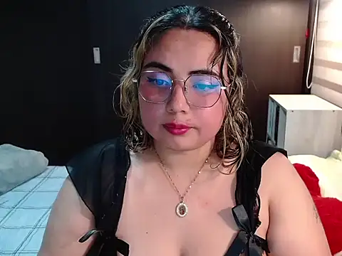 YiniBelle online show from 27, 2, 2026