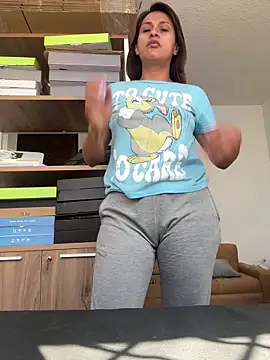 Snapshot of valeria_absurdah chatting on 3, 12, 2025 valeria absurdah online show from 3, 12, 2025