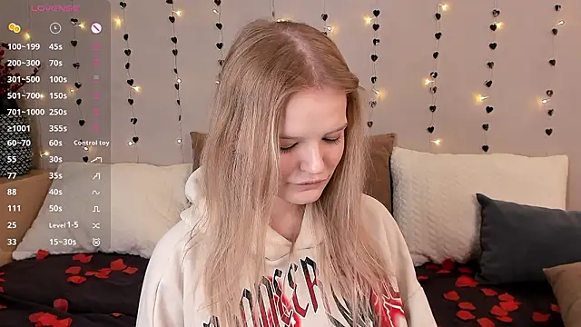 Snapshot of MicheleHonas chatting on 10, 2, 2026 MicheleHonas online show from 10, 2, 2026