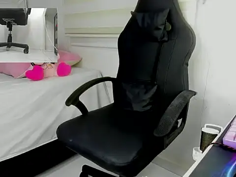 goddess of bitches online show from 19, 2, 2026