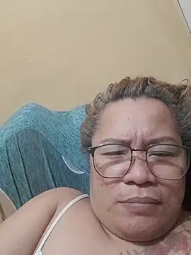 Snapshot of loriepinay46 chatting on 13, 7, 2026 loriepinay46 online show from 13, 7, 2026