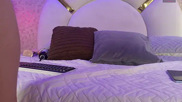 Caroline palmerr online show from 16, 11, 2025