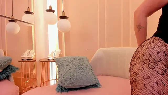 CarolinnaSaenz online show from 30, 3, 2026