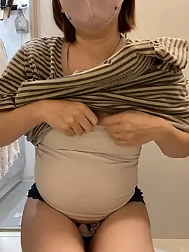 Snapshot of yun_cute chatting on 15, 11, 2025 yun cute online show from 15, 11, 2025